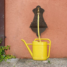 Lade das Bild in den Galerie-Viewer, Wandbrunnen mit Verzierung Jam-Factory.ch