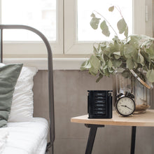 Lade das Bild in den Galerie-Viewer, Pillendose 7 Tage 4 Fächer weiss-blau